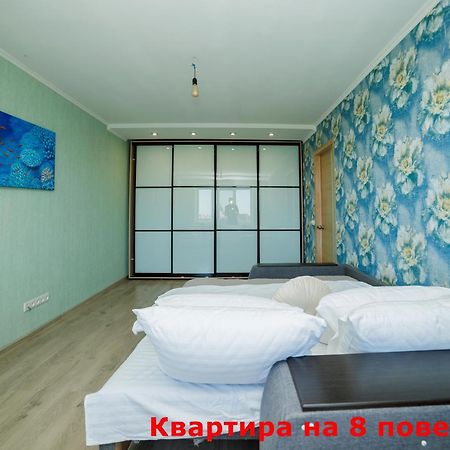 4 метра над уровнем неба Сеть апартаментов Alex Apartments в центре Бесконтактное заселение 24-7 Полтава Екстер'єр фото