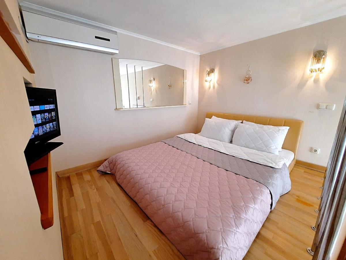 4 метра над уровнем неба Сеть апартаментов Alex Apartments в центре Бесконтактное заселение 24-7 Полтава Екстер'єр фото