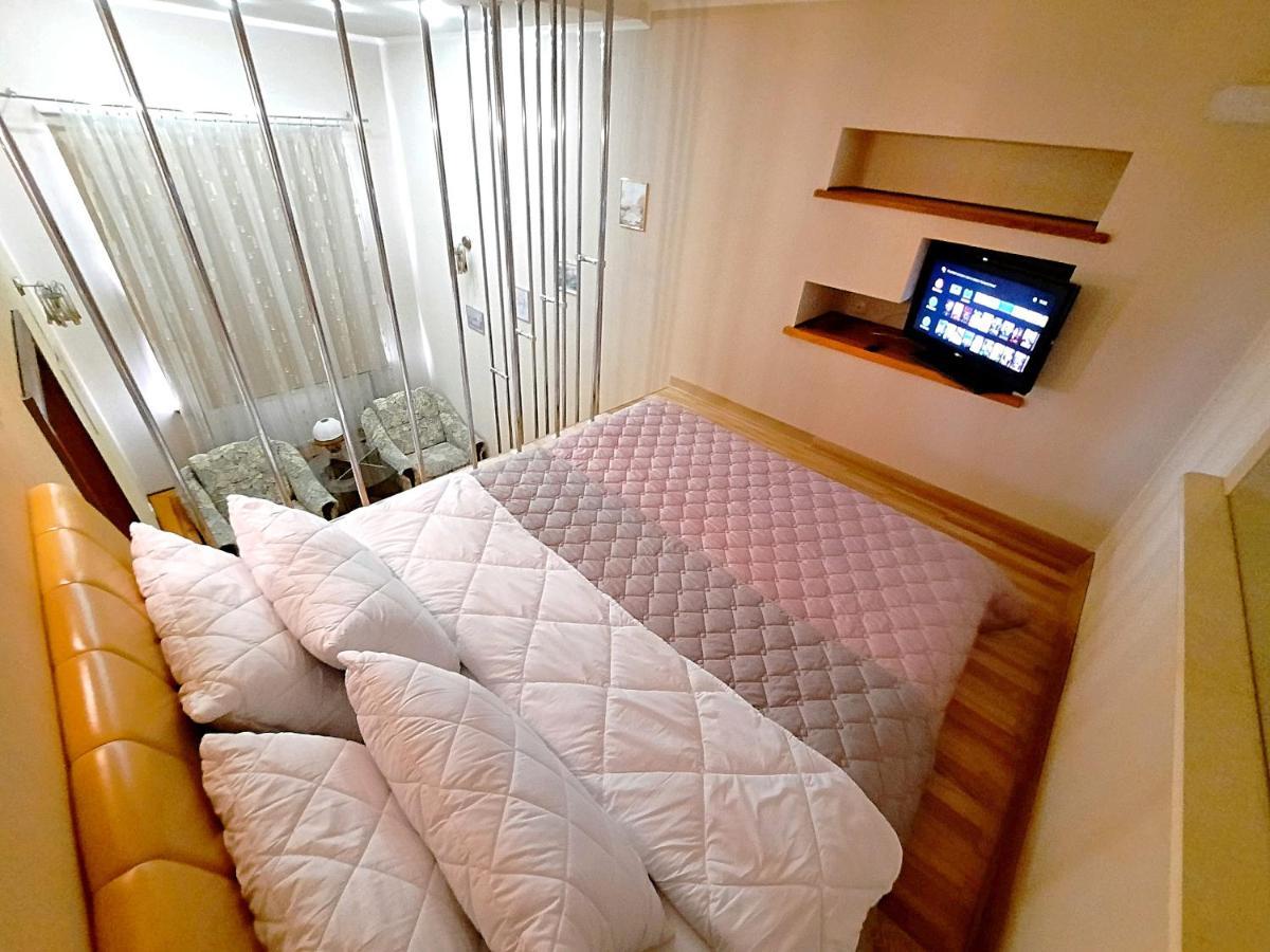 4 метра над уровнем неба Сеть апартаментов Alex Apartments в центре Бесконтактное заселение 24-7 Полтава Екстер'єр фото