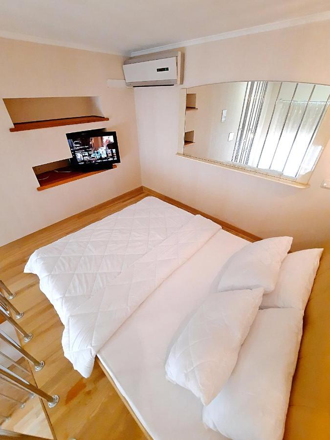 4 метра над уровнем неба Сеть апартаментов Alex Apartments в центре Бесконтактное заселение 24-7 Полтава Екстер'єр фото