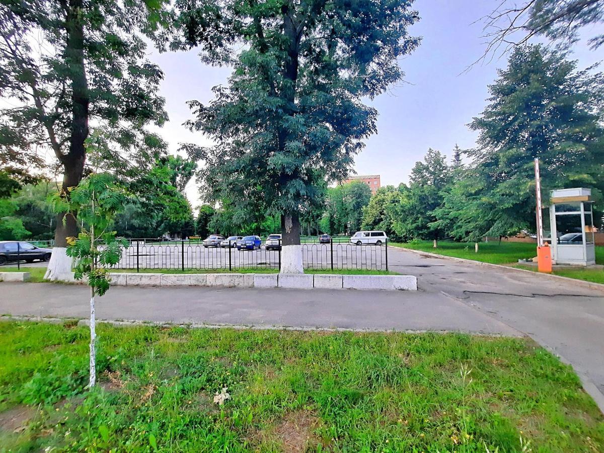 4 метра над уровнем неба Сеть апартаментов Alex Apartments в центре Бесконтактное заселение 24-7 Полтава Екстер'єр фото